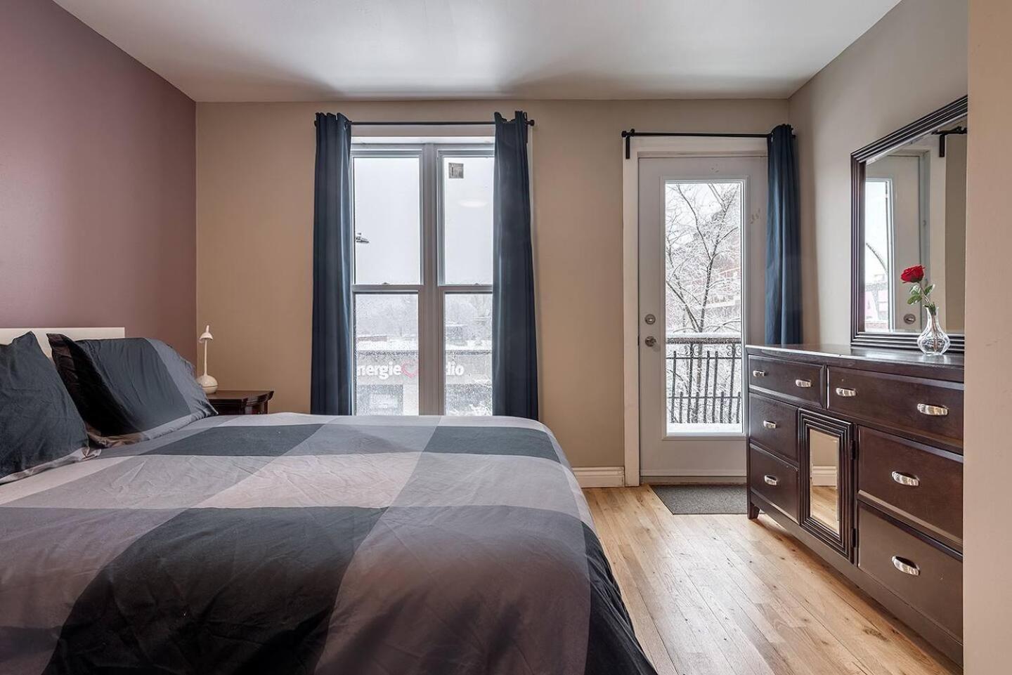 5-Star Prime Location - Bright Condo Монреаль Экстерьер фото